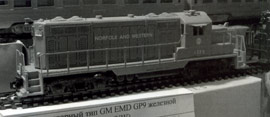    GM EMD GP9   Norfolk and Western. A&K tt-modell, . 2009-2011 .